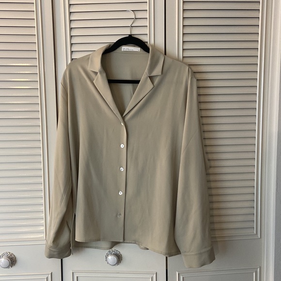 NWOT Oak + Fort Green Satin Button Up Blouse - Picture 2 of 5